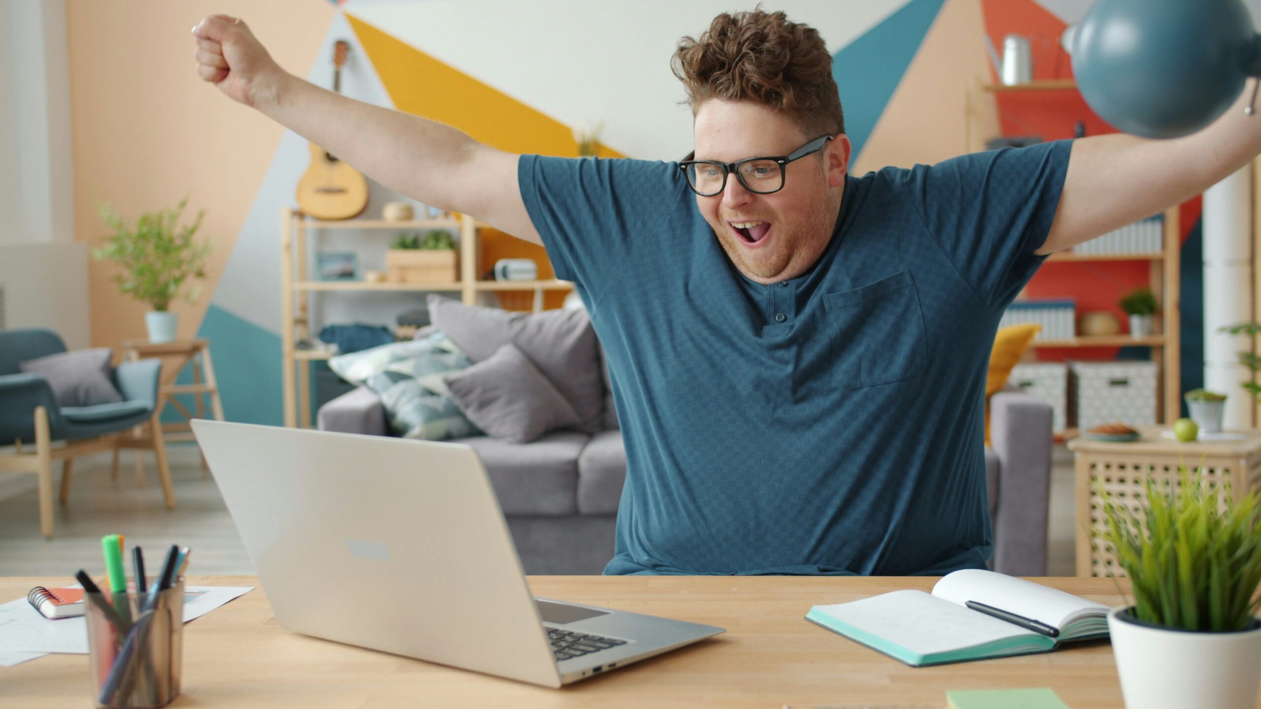 Freelance Work Online: Build Your First Income Stream